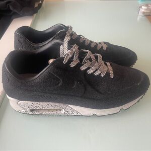 nike air max 90 vt
Flannel 
Great condition